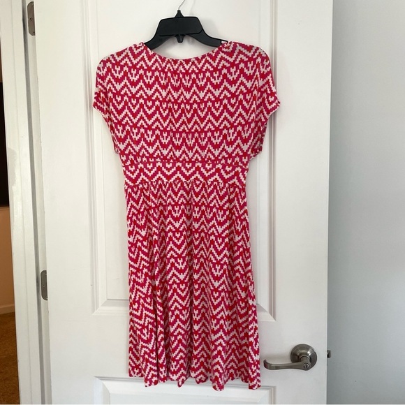 GAP Plunging V-Neck Cap Sleeve Fit and Flare Dress Cheveron - Picture 8 of 10